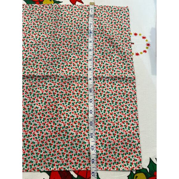Red Holly Christmas Cloth Napkins Set of 4 - Picture 6 of 6